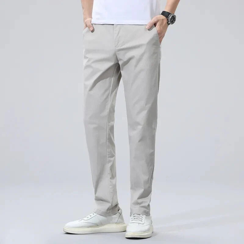 Calça Chino em Sarja Masculina Romenzi RZ554