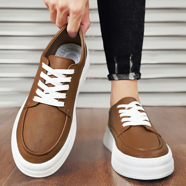 Tênis Masculino em Couro Montclive MT412